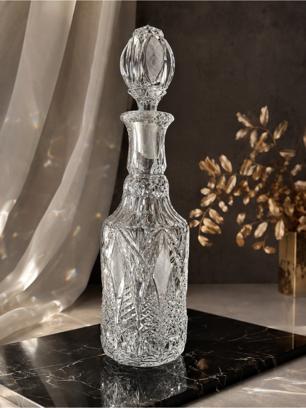 🥃 Vintage Clear Cut Glass Decanter with Stopper – Geometric Diamond Pattern Bar